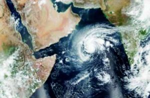 تحذريات دولية من إعصار جديد قادم باتجاه السواحل اليمنية