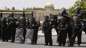 أكثر من 90 اعتداء طال المقدسات الفلسطينية خلال الشهر الماضي