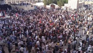 انتفاضة شعبية كبرى لأبناء المهرة وحشود هي الأضخم تصيب الإحتلال السعودي بالرعب “فيديو”