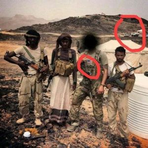 فضيحة: ظهور جندي أمريكي مع عناصر من القاعدة في أحد معسكراتها بشبوة “صورة”