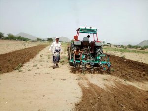 مؤسسة إنتاج الحبوب تنفذ مشروع تمويل المزارعين بالحراثة في المناطق التهامية للموسم الصيفي 2019