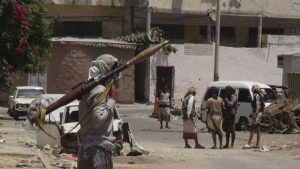 يحدث الآن: حملات إعدام واختطافات جماعية وسط شوارع عدن وفرار عشرات الأسر