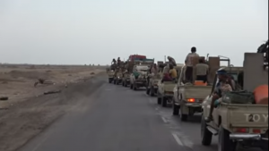 “شاهد”.. مقطع فيديو يوثق انسحاب ألوية العمالقة من جبهة الساحل الغربي إلى عدن