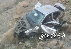 شاهد الصور.. مطاردة أمنية لتاجر حشيش في عمران تنتهي بحادث مروع