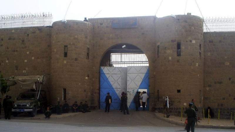 الإفراج عن 125 سجيناً بمساعدة من الغرفة التجارية وفاعلي خير يمني برس الإفراج عن 125 سجيناً بمساعدة من الغرفة التجارية وفاعلي خير يمني برس