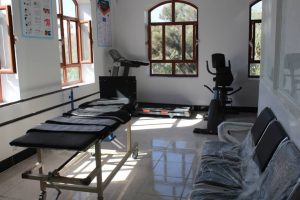 مستشفى الثورة بصنعاء يدشن وحدة العلاج الطبيعي