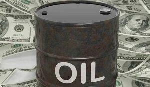 النفط يواصل انخفاضه عالماً وتخوفات جديدة قد تسرع في عجلة الانخفاض