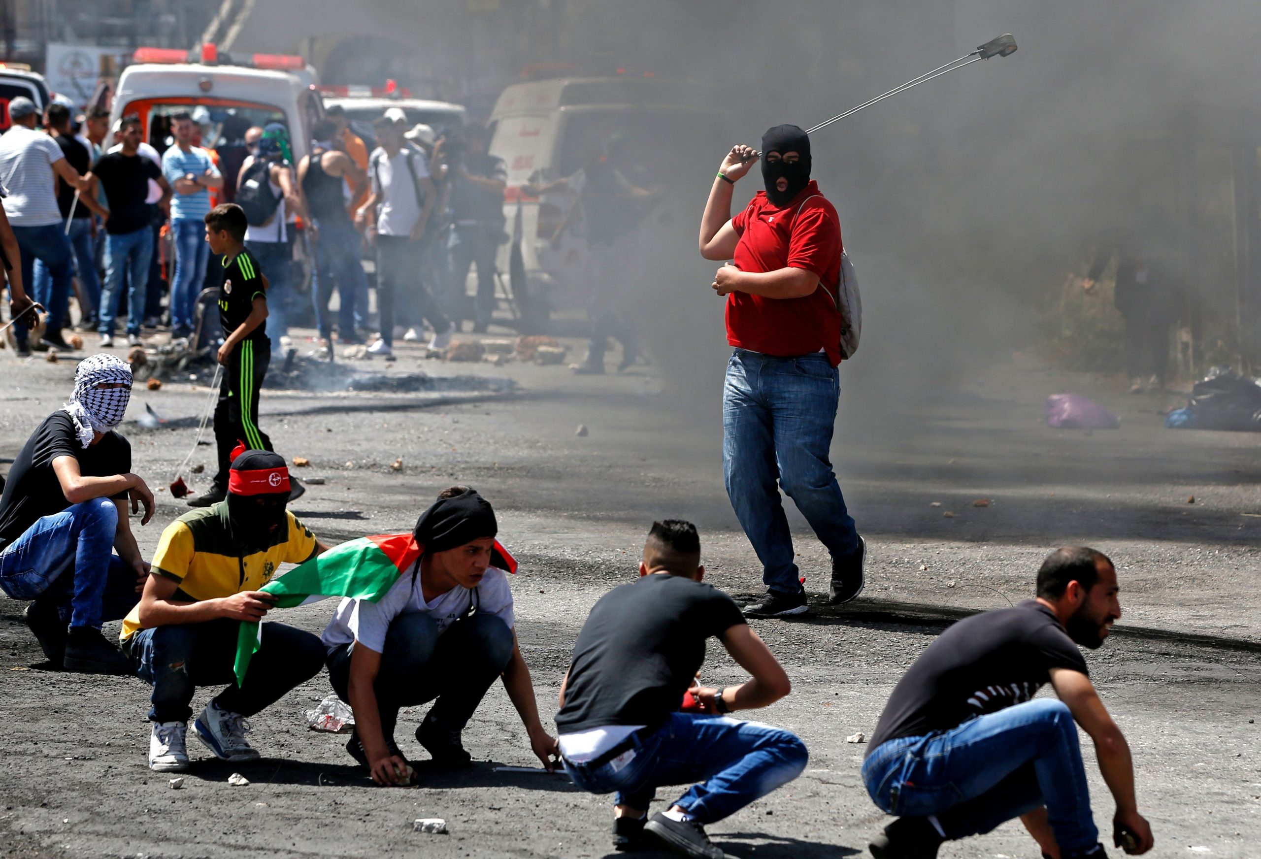 إصابة 10فلسطينيين باعتداء قوات العدو على أهالي “الشيخ جراح”