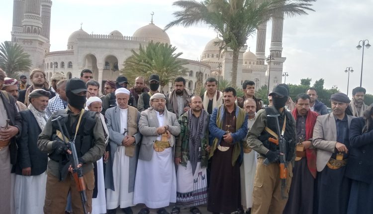 الحوثي يشرف على صلح قبلي لإنهاء قضية ثأر بين قبيلتي مُريد والمشاخرة بذمار