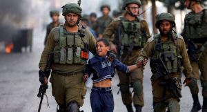 حماس تدعو لحماية أطفال فلسطين وإدراج العدو الإسرائيلي في “قائمة العار”