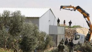 العدو الإسرائيلي يهدم منشأة زراعية جنوب بيت لحم