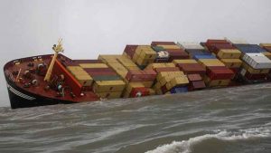 11 قتيل ومفقود إثر غرق سفينة شرق الصين