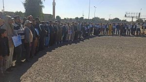 بمناسبة اليوم العالمي للطيران المدني.. هيئة الطيران تنظم وقفة إحتجاجية أمام مطار صنعاء