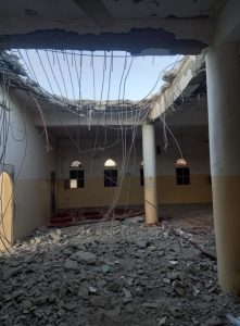 العدوان يوسع دائرة بنك تدمير المساجد.. غارة على “مسجد الأنصار” في بيحان (صورة)
