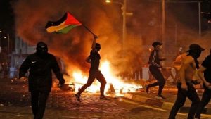 استشهاد فلسطيني وإصابة آخر برصاص العدو بالقدس والخليل
