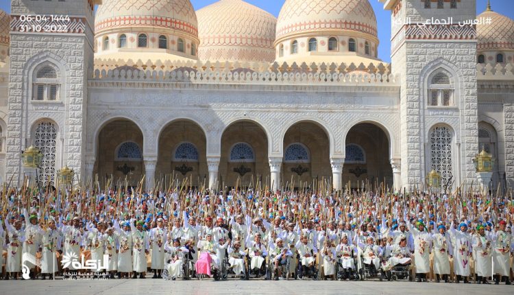 صور من مهرجان العرس الجماعي لأكثر من 10 آلاف عريس وعروس في صنعاء14