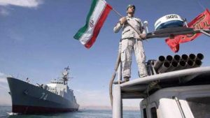 البحرية الإيرانية تتعهد بتوقيف القوارب الأمريكية المسيرة