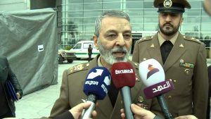 قائد الجيش الإيراني: إذا كان الكيان الصهيوني مستعجلاً لحتفه فليهاجم إيران