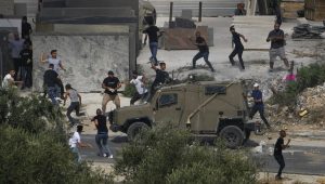 إصابة عشرات الفلسطينيين خلال مواجهات مع قوات العدو الإسرائيلي في الضفة