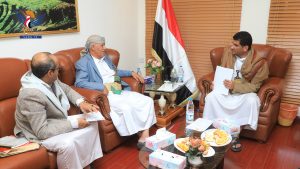 مناقشة مستوى تنفيذ المشاريع الخدمية في محافظة إب