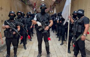 عرين الأسود تستهدف معسكر صرة الاحتلالي محققتاً اصابتان خطيرتان في صفوف جنود الاحتلال الإسرائيلي