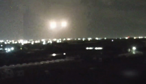 شاهد| كتائب القسام تعرض مشاهد من تصديها لطيران العدو الإسرائيلي بصواريخ أرض-جو  في سماء غزة (فيديو)