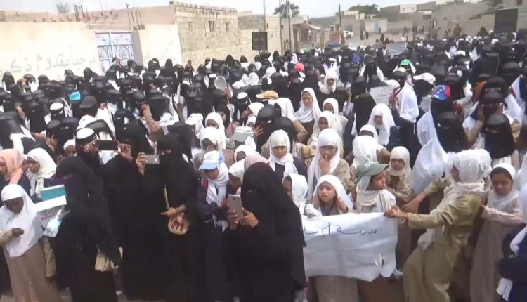 مسيرة حاشدة لحرائر مديريات المربع الشمالي بالحديدة بذكرى الشهيد الصماد8