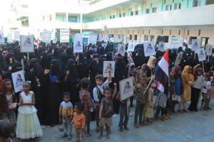 مسيرة نسائية في مدينة الحديدة وفاء للشهيد الصماد والتضامن مع الشعب الفلسطيني