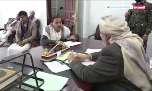 شاهد| وزير الداخلية اللواء عبدالكريم الحوثي في يوم مفتوح لسماع القضايا من المواطنين والفصل فيها