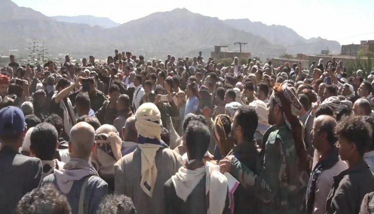 وساطة قبلية بإب تنهي قضية قتل بين آل الفقي وآل ناجي في السياني ..1