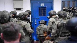 العدو الصهيوني يعتدي على الأسرى الفلسطينيين في سجني نفحة والنقب