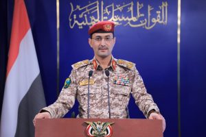 متحدث الجيش يلوح باستهداف التواجد العسكري الأجنبي على الأراضي اليمنية