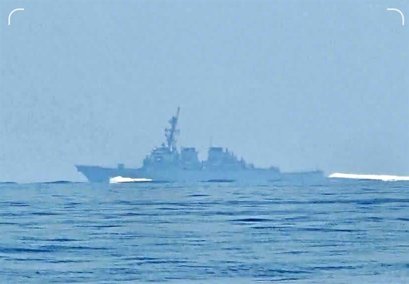 الحرس الثوري ينشر صور رصد سفينة “بول هاميلتون” الأمريكية في مضيق هرمز