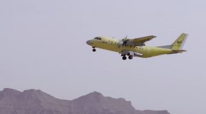 شاهد بالصورة.. تحليق أول طائرة شحن إيرانية الصنع