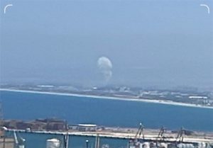 شاهد.. انفجار أكبر مصنع عسكري للعدو الإسرائيلي بمدينة حيفا (صورة)