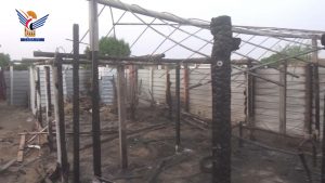 حريق يلتهم عدد من مساكن النازحين في القناوص بالحديدة