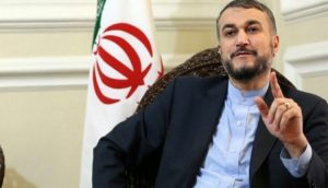 وزير الخارجية الإيراني يكشف عن مضمون رسالتين أمريكية ورد طهران على تلك الرسالتين