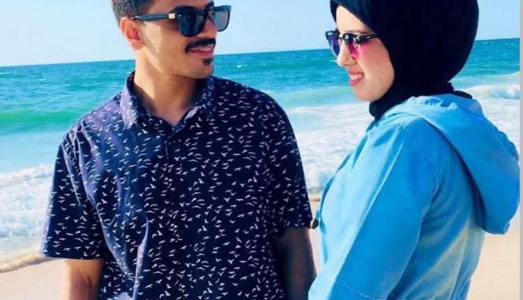 استشهاد الإعلامية نور قنديل وزوجها خالد أبو سيف وطفلتهما في قصف الاحتلال منزلهم بدير البلح وسط القطاع.