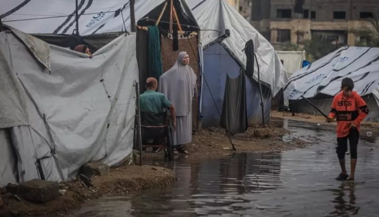 خيام بالية منتهية