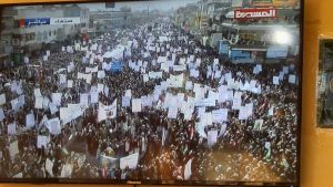 صور أولية: طوفان بشري غير مسبوق في ساحة باب اليمن بصنعاء في مسيرة البرآءة من الخونة