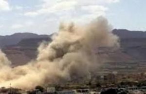 4 جرحى في غارة لطيران العدوان استهدفت سوقاً شعباً في عمران