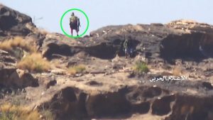 قوات الجيش تطارد المرتزقة في مرتفعات ربوعة عسير (مشاهد من المعركة)