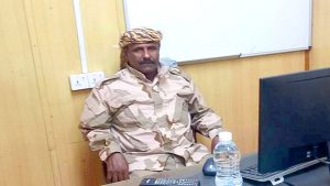 “يمني برس” يكشف بالتفاصيل اسباب استقالة قائد النخبة الشبوانية وما تعرض له من إهانة أمام جنوده من قبل ضابط إماراتي