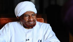 عودة الزعيم السوداني المعارض الصادق المهدي إلى بلاده من المنفى