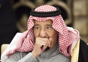 حكومة الكيان الصهيوني توجه رسالة “عاجلة” إلى الملك سلمان بعد حادثة البصق في وجه مطبع سعودي