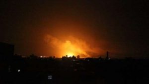 عاجل : طائرات العدوان تستهدف المجمع الحكومي وتقصف منزل مواطن في الحديدة