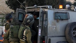 قوات الاحتلال الصهيوني تعتقل 7 فلسطينيين بينهم طفلين