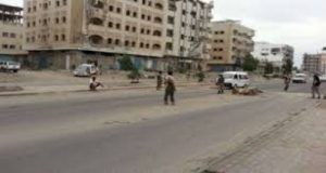 اندلاع اشتباكات مسلحة وسط محافظة عدن وسقوط جرحى مدنيين