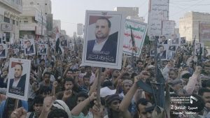 في ذكرى استشهاد الصماد.. حشود كبيرة من ابناء الحديدة في مسيرة البنادق 2 ( صور )