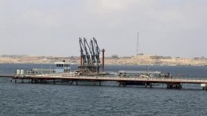 وزارة النفط تكشف عن سبب تفاقم أزمة المشتقات النفطية